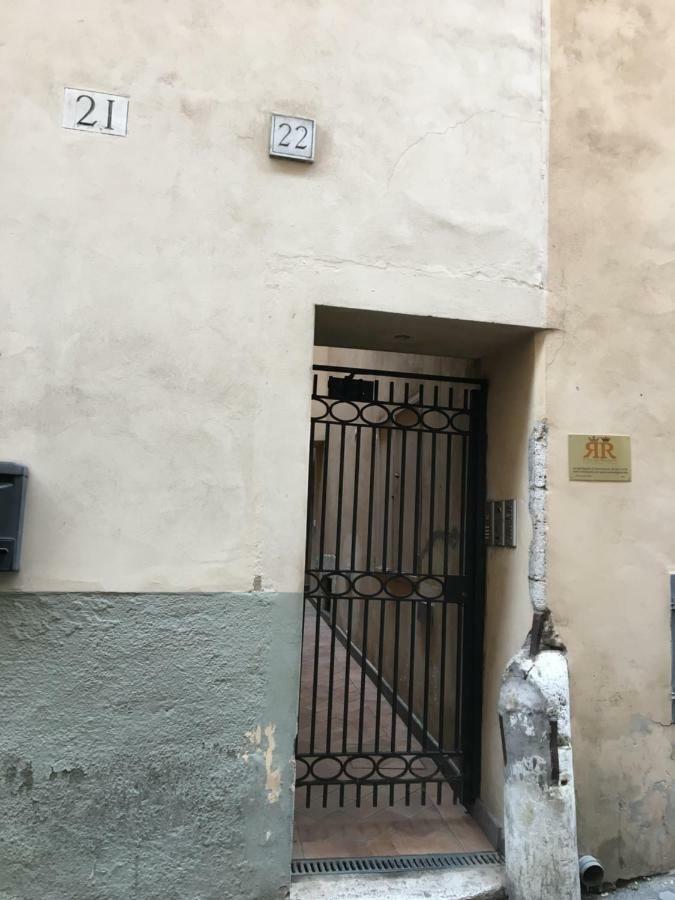 Bb Il Re Alla Reginella Guest House Roma Exterior foto